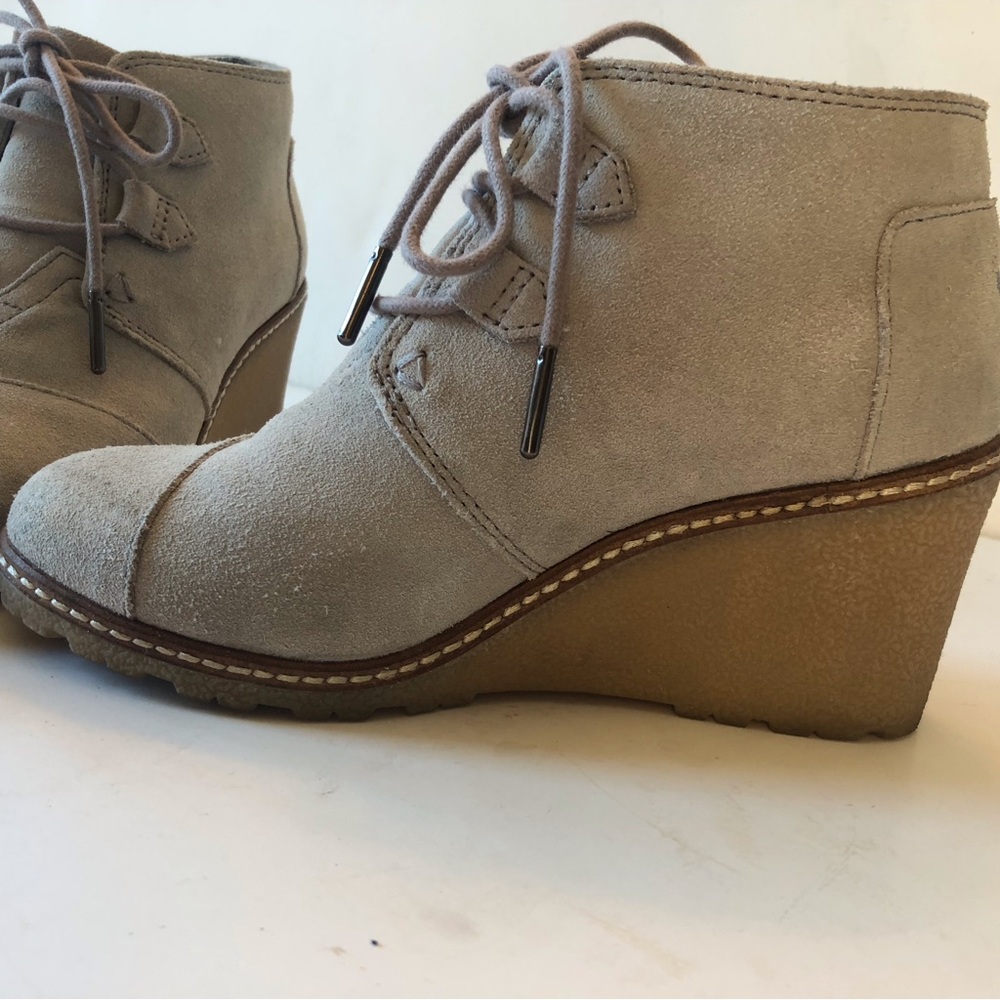 TOMS Gray Suede Size 5 Women’s Wedge Heel Bootie-Send your offer! 🍁 - Picture 2 of 14